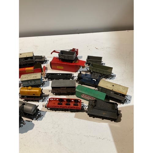 280 - Selection of various Hornby trains cargo rail cars