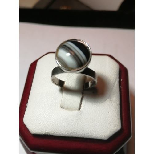 23A - Silver ring 3.45 grams Size L