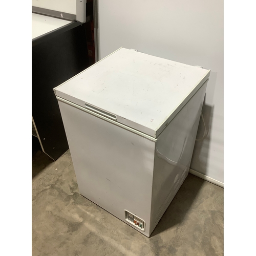 563 - IceKing chest freezer - clean & working