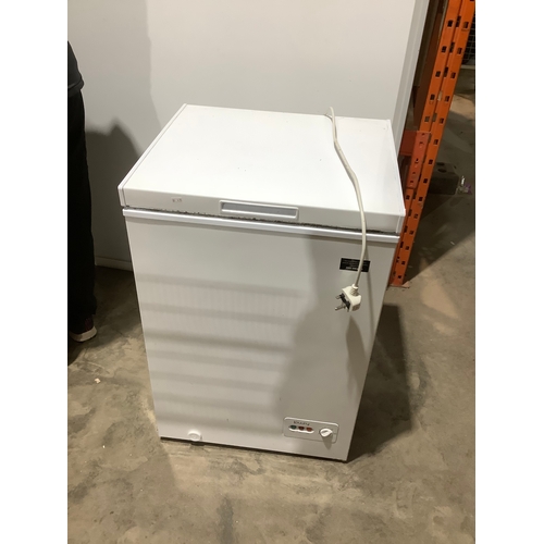 564 - Lowry chest freezer - clean & working