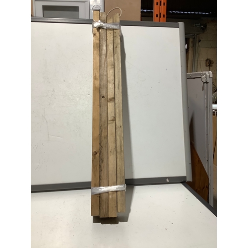 579 - 4 pieces of timber - 90x35mm