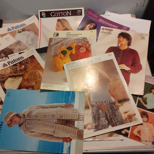 10 - A collection of approx 25 vintage knitting patterns