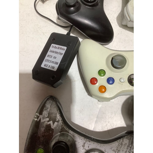 65 - 4x Xbox 360 Controllers, old iPhone A1303B & usb microphone