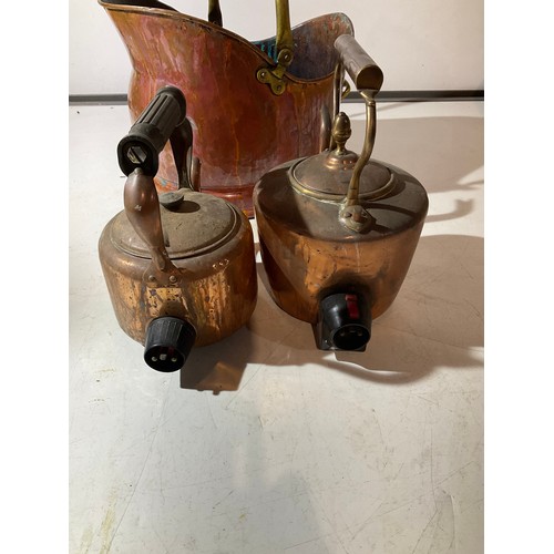 113 - Copper coal scuttle & copper kettles