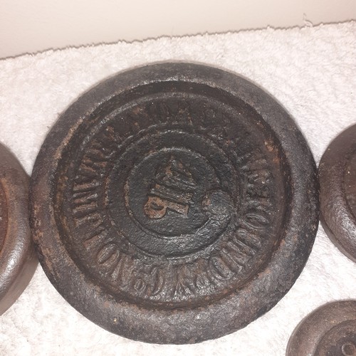 22 - Cast iron weights some larger ones stamped from the Crane foundry Wolverhampton. One additional 2lb ... 