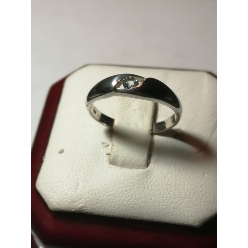 20A - Silver ring set with solitaire gemstone 1.82 grams Size N