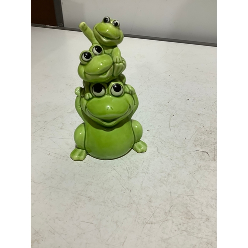 36 - 3 frogs money box