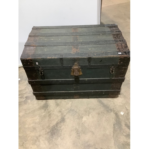 253 - Vintage banded storage trunk - 80x50cm