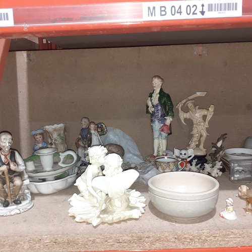 477 - Large quantity of small items including China and ceramic ornaments, figurines, vases, homeware and ... 