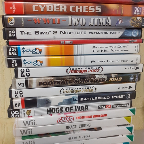 14 - Quantity of 25 games for Wii, XBox and PC. A wide range of genre