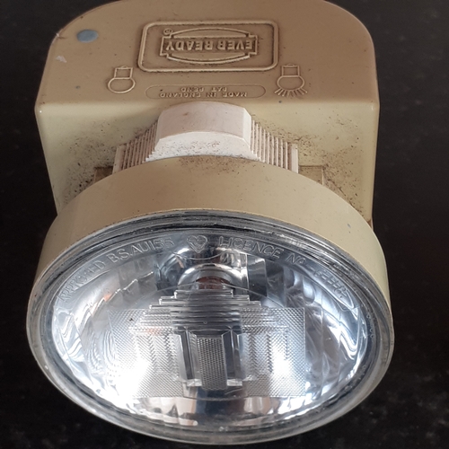 40 - Vintage pair of eveready bicycle lights front and back. All switches move correctly amd good conditi... 