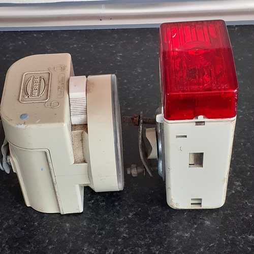 40 - Vintage pair of eveready bicycle lights front and back. All switches move correctly amd good conditi... 