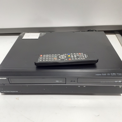 178 - Toshiba DVD RW/R and recording. Model DVR20KB with remote and tested and working