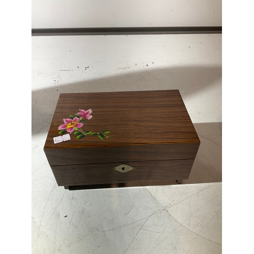 28 - Wooden vintage musical jewellery box