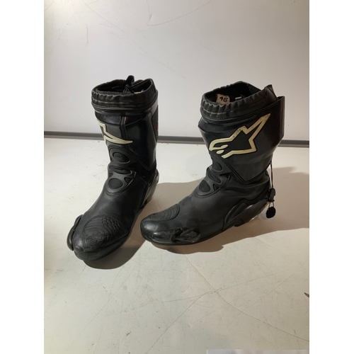87 - A pair of super tech motorcycle boots size 46