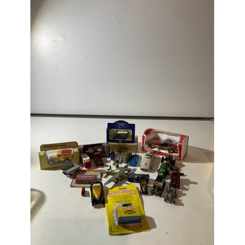 100 - Selection of die cast model vehicles Lesney, Matchbox, Lledo plus more some still boxed