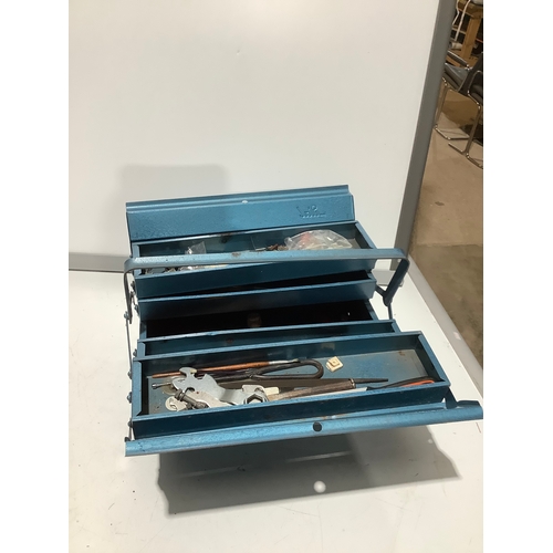 238 - Metal cantilever tool box with contents