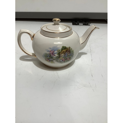 8 - Sadler English made China teapot