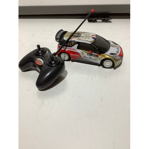 446 - Remote controlled racing car