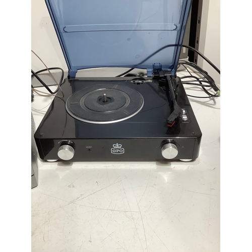 49 - Mixed audio lot inc GPO turntable & Panasonic SC-HC30DB hifi - as untested
