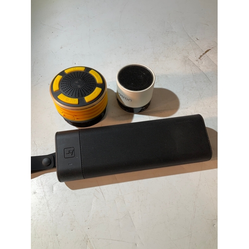 210 - Quantity of Bluetooth speakers