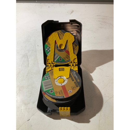 154 - Circular saw grinding discs in case