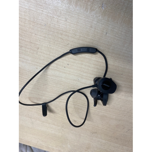 204A - Bose SoundSport Wireless headphones - no charger