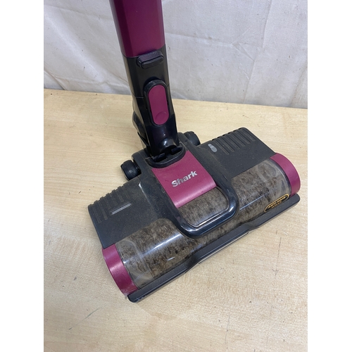 205A - Shark IZ252UK Cordless vacuum - working but no charger