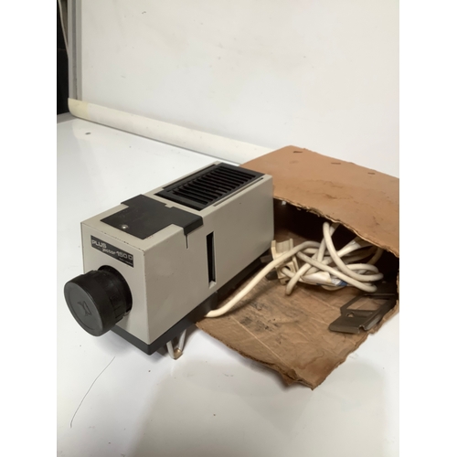 312 - Plus jector 150 D vintage slide projector