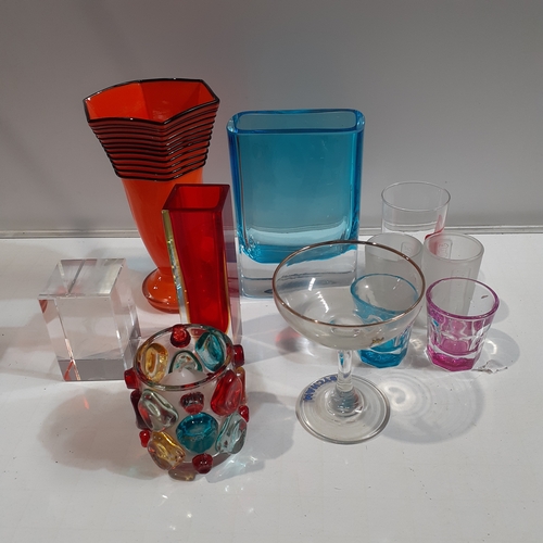 9 - Quantity of glassware. Very good quality and attractive pieces. Including a babysham glass, some col... 