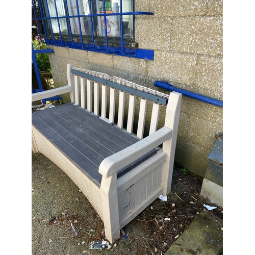 525 - Plastic storage garden bench