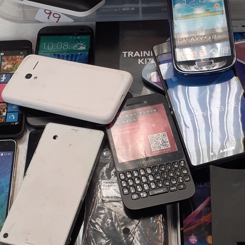 5 - Large quantity of dummy mobile phones. Shop use, display or toys