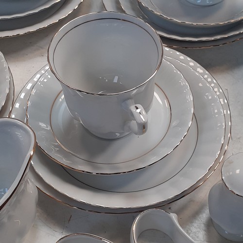 510 - Large selection of Chodziez dinner service and tea set. Good condition with no damage