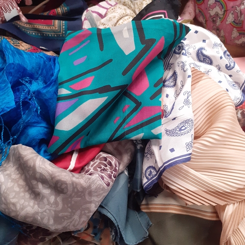 7 - Large lot of ladies items. Include a floral lamp, cushions, travel bag, handbags, silk scarves and m... 