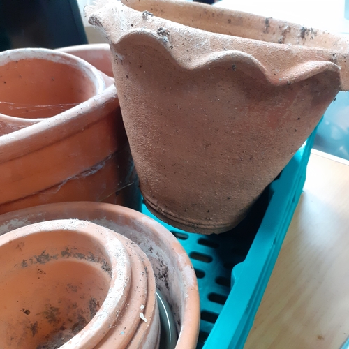 20 - Quantity of terracotta/clay flowerpots.  Varying sizes. No damage