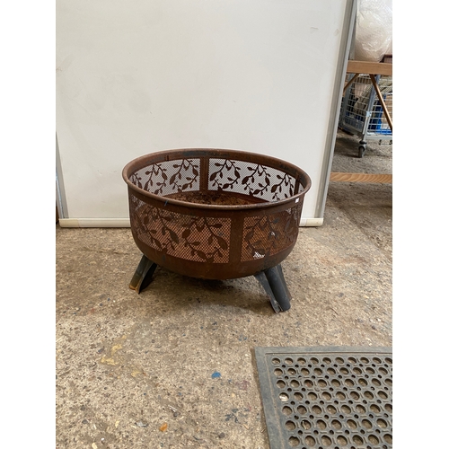 177 - Large metal fire pit