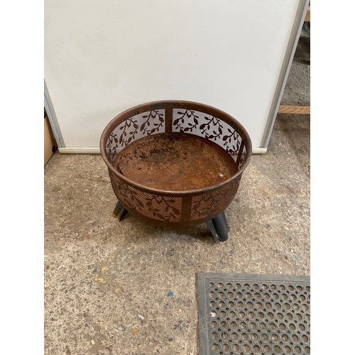 177 - Large metal fire pit