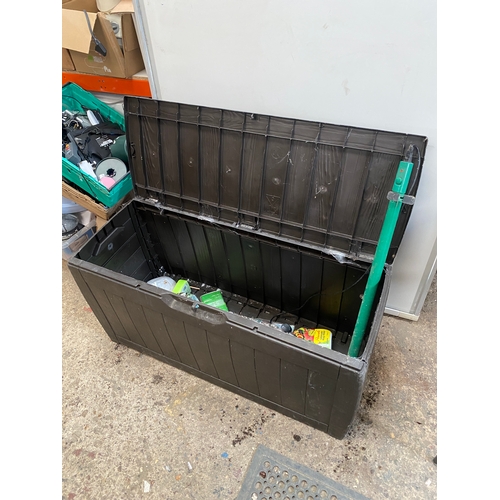 183 - 1.1m long garden storage box