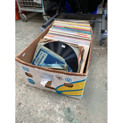 313 - Large quantity of various vinyl albums