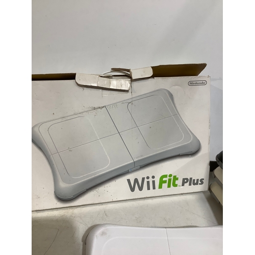 286 - Quanity of Wii fit boards - 6 in total