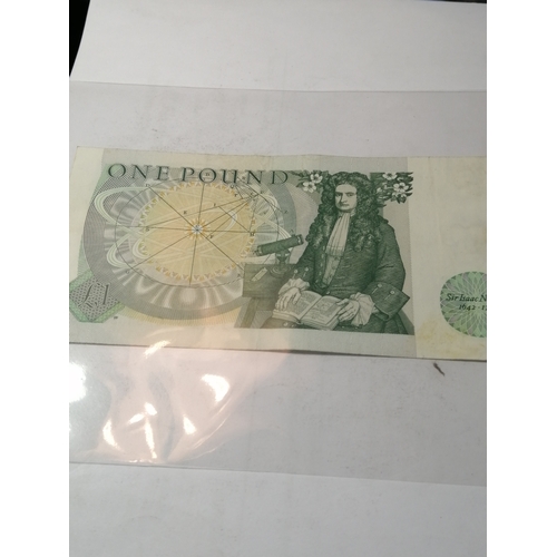 22C - Elizabeth ll 1 pound note in about mint condition