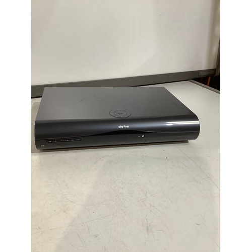 372 - Sky plus HD box 2 TB