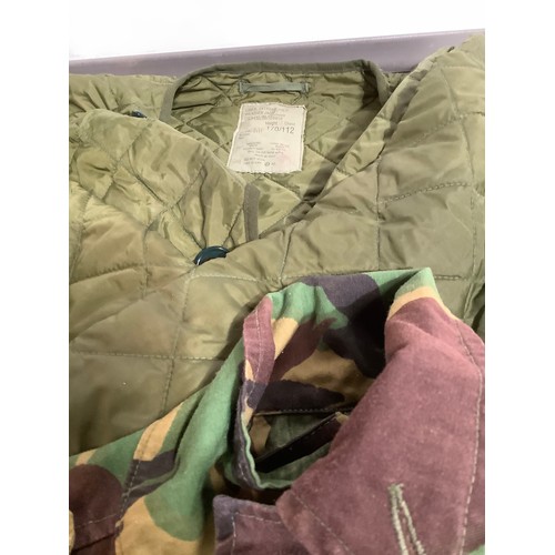 426 - Camouflage jacket and green liner extreme cold weather jacket size 112