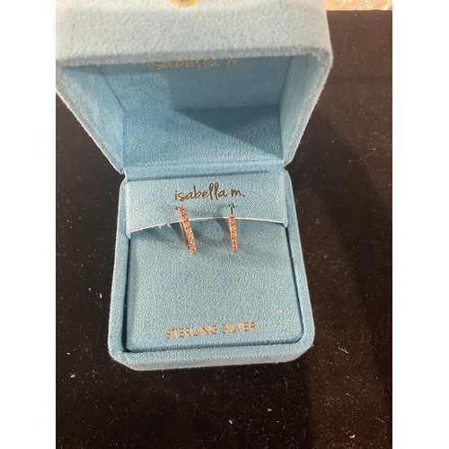 93 - Gold 375 decorative ear rings in box - 1.3g