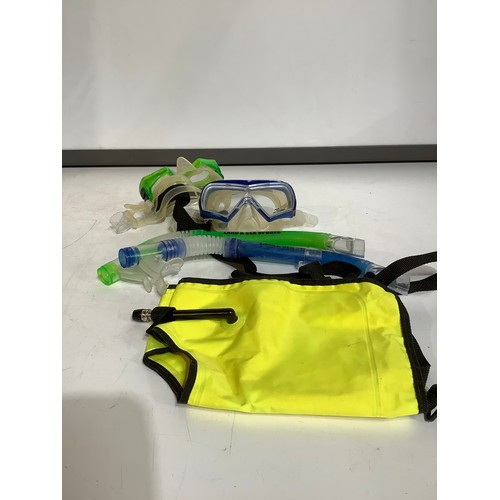 421 - Snorkels and Snorkel masks etc