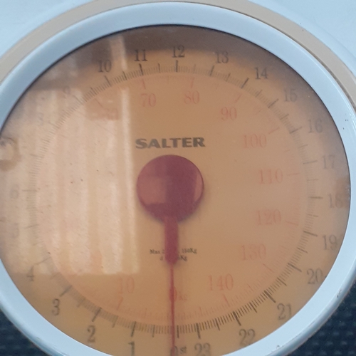 19 - Set of Salter weighing scales. Working fine