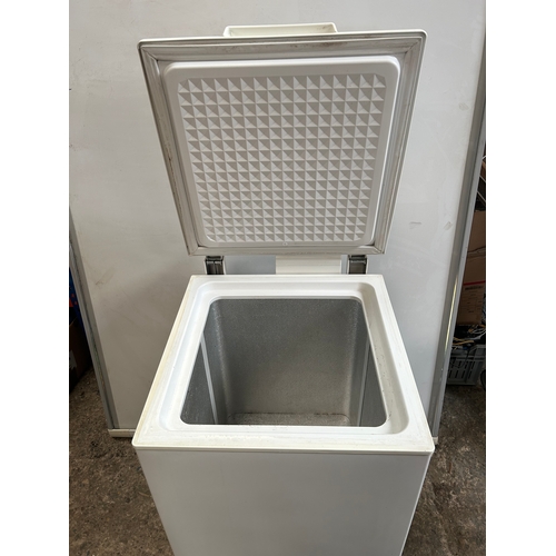 136 - Whirlpool chest freezer - clean & working