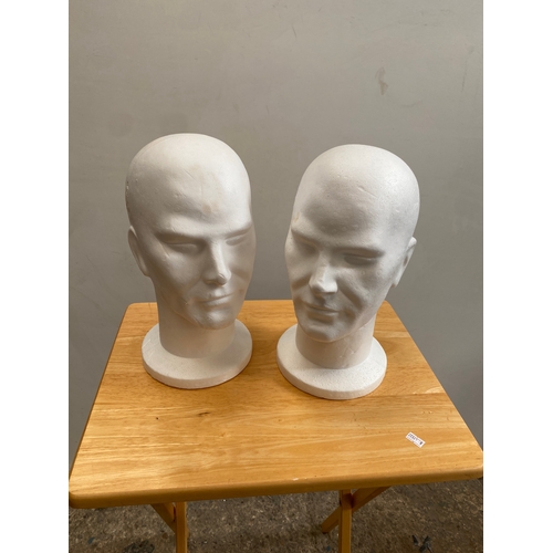 123B - Pair of white polystyrene heads