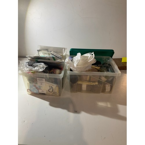 172 - 2 boxes of mixed haberdashery items to include wool, embroidery silks etc