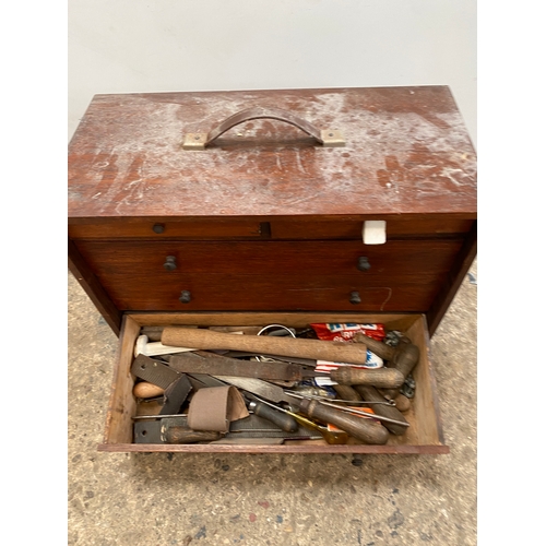 537 - Vintage 2 over 3 carpenters tool box with contents of tools